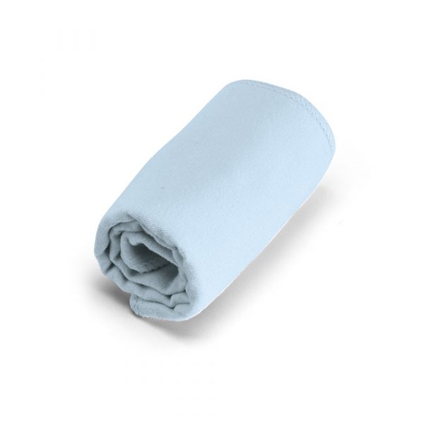 TRAVIS. Ręcznik sportowy z mikrofibry z pokrowcem 190T (210 g/m²) P038578S ST-99966-W