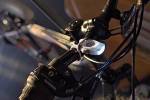 Lampka rowerowa COUTI przednia (białe diody) P003185A AS-29116