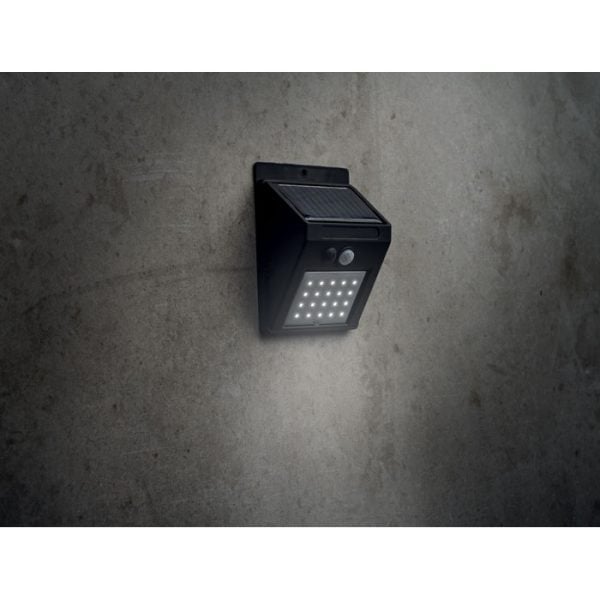 Solarna lampa LED z czujnikami P053213O