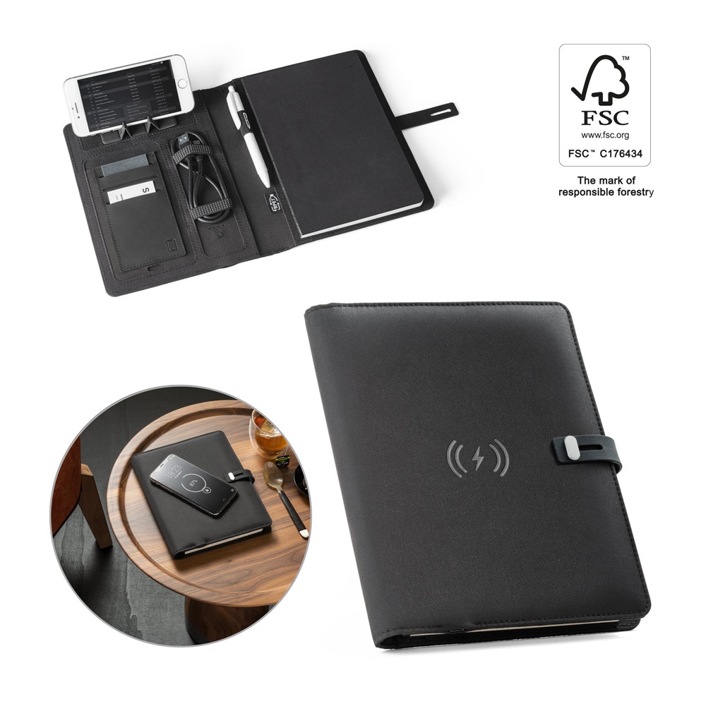 EMERGE A5 FOLDER. Teczka A5 z materiału 300D poliestru pochodzącego (100% rPET) z bezprzewodową ładowarką P041137S ST-93581-103