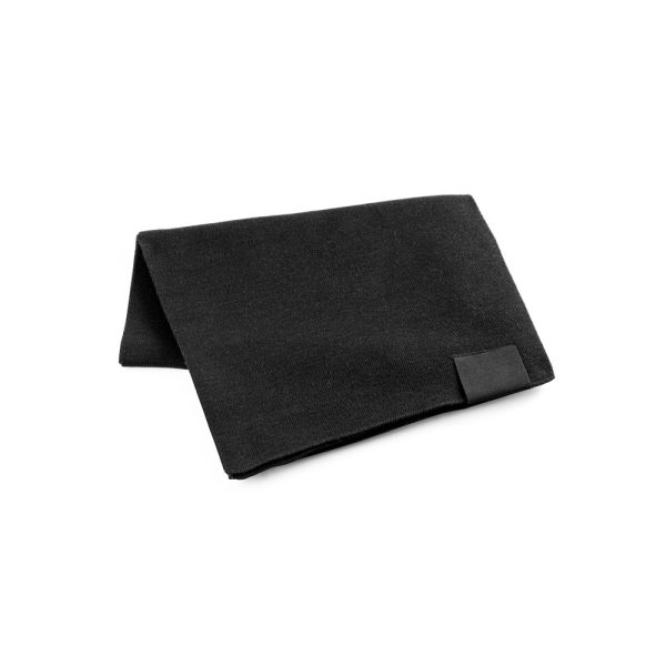 SERENITY. Szalik z poliestru z recyklingu (100% rPET) z przeszyciami do personalizacji P083184S czarny