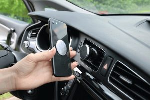 Magnetyczny uchwyt do telefonu FLUX P005709I IN-56-0407118