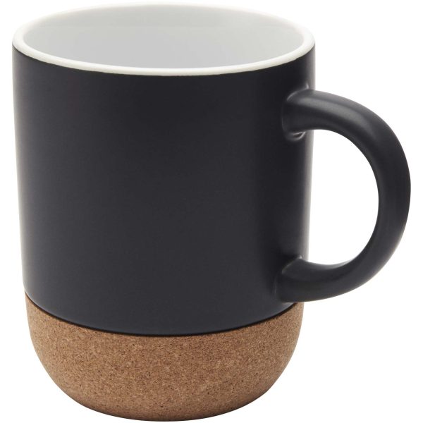 Billie kubek ceramiczny o pojemności 300 ml z detalami z korka i matowym wykończeniem P099930C czarny