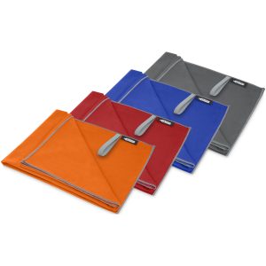 Niezwykle lekki i szybkoschnący ręcznik Pieter z plastiku PET z recyklingu 130 x 80 cm P074831C PFC-127012-W