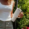 Stanley Kubek Quencher H2.O FlowState Tumbler 1,18 l - Cream Tonal P122356P